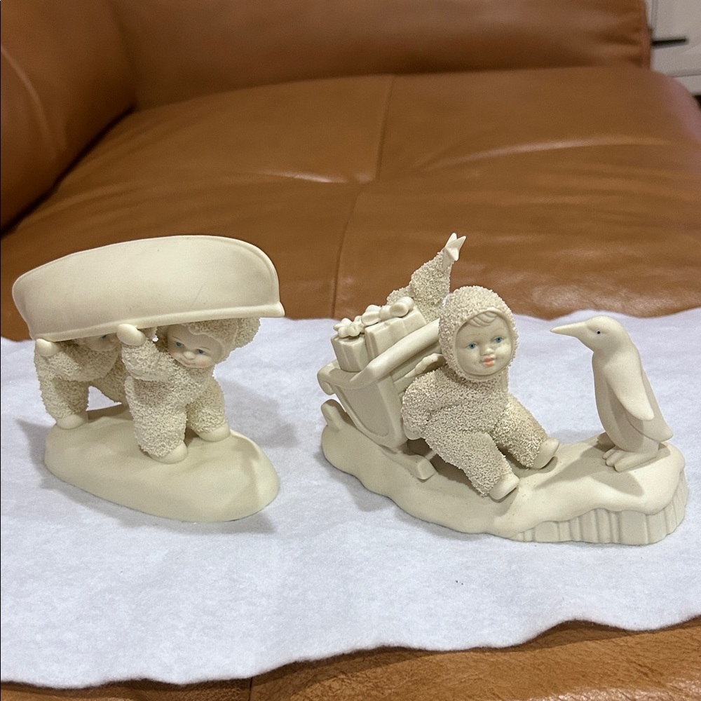 Charming Cream Figurine Set